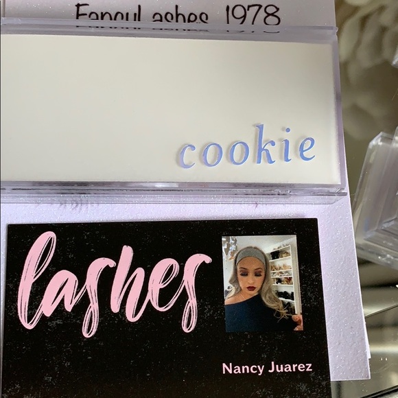 Lashes - Picture 3 of 3